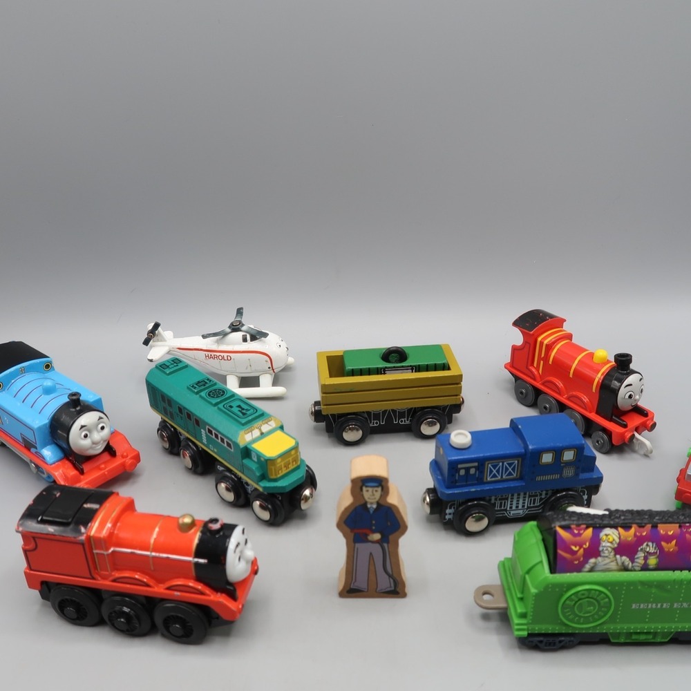 Wood Magnetic Locomotive Cargo Car Thomas The Train James Percy Harold Toy‎ Lot